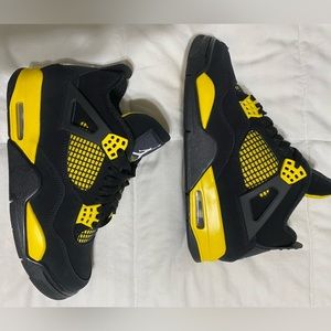 Air Jordan Retro 4 “Thunder” 2023